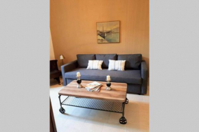 Comfortable and romantic chic house in old town!